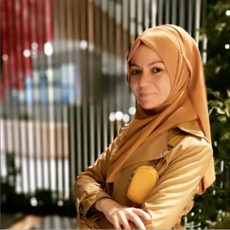 High-end minimalist workstation with a vintage typewriter